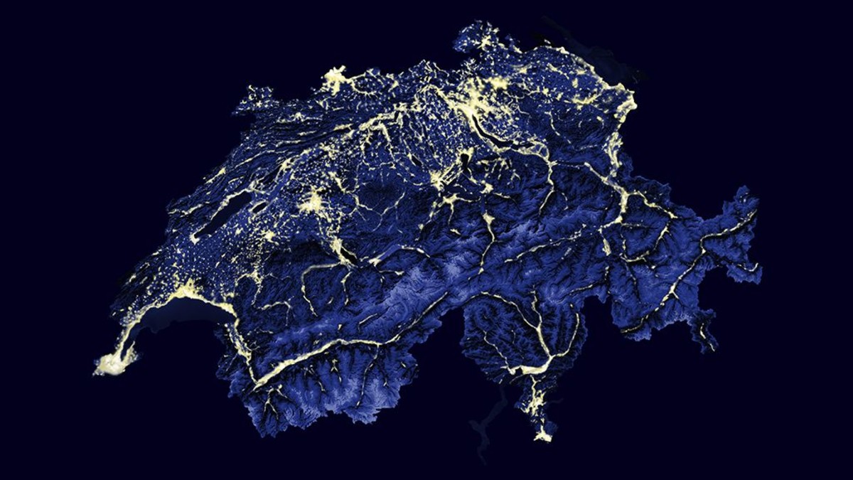 Eine Aufnahme der Schweiz bei Nacht, welches die Lichtverschmutzung zeigt.
