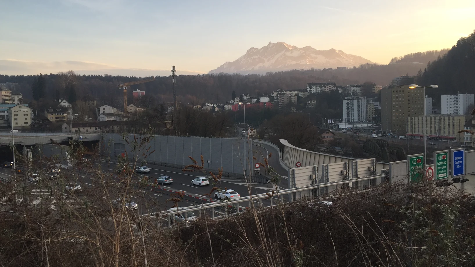 Autobahnverkehr A2 Luzern