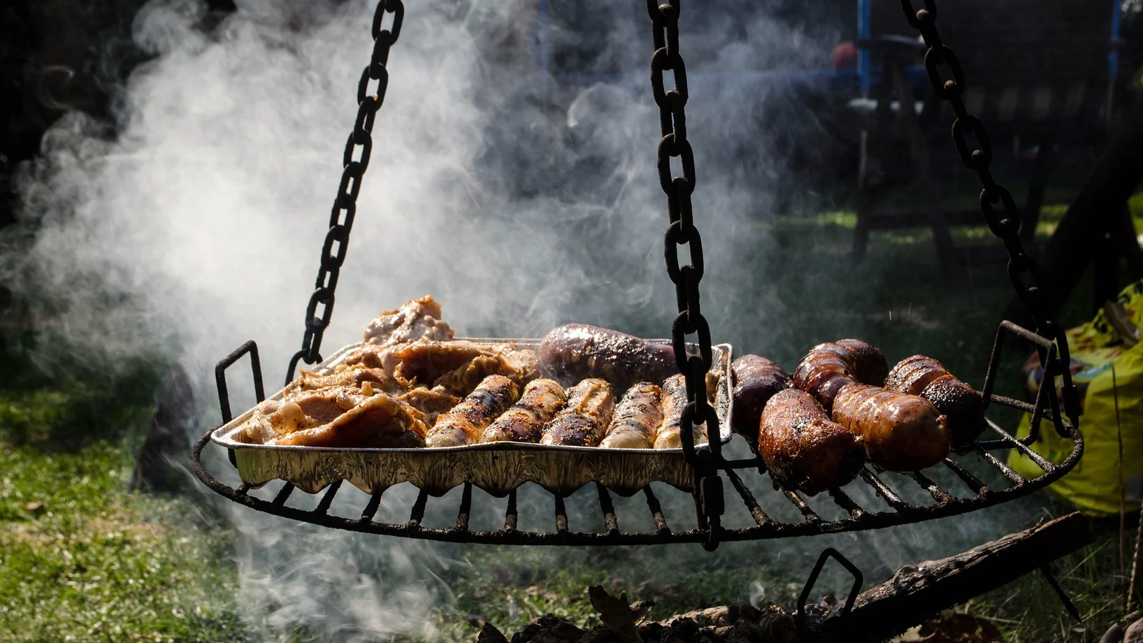 Rauchendes Grillgut