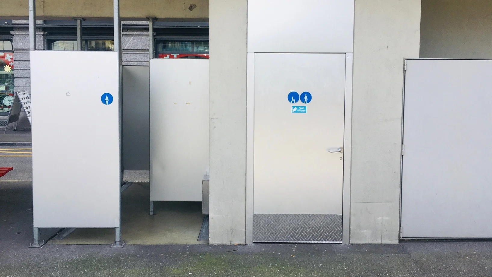 WC-Anlage beim Löwenplatz