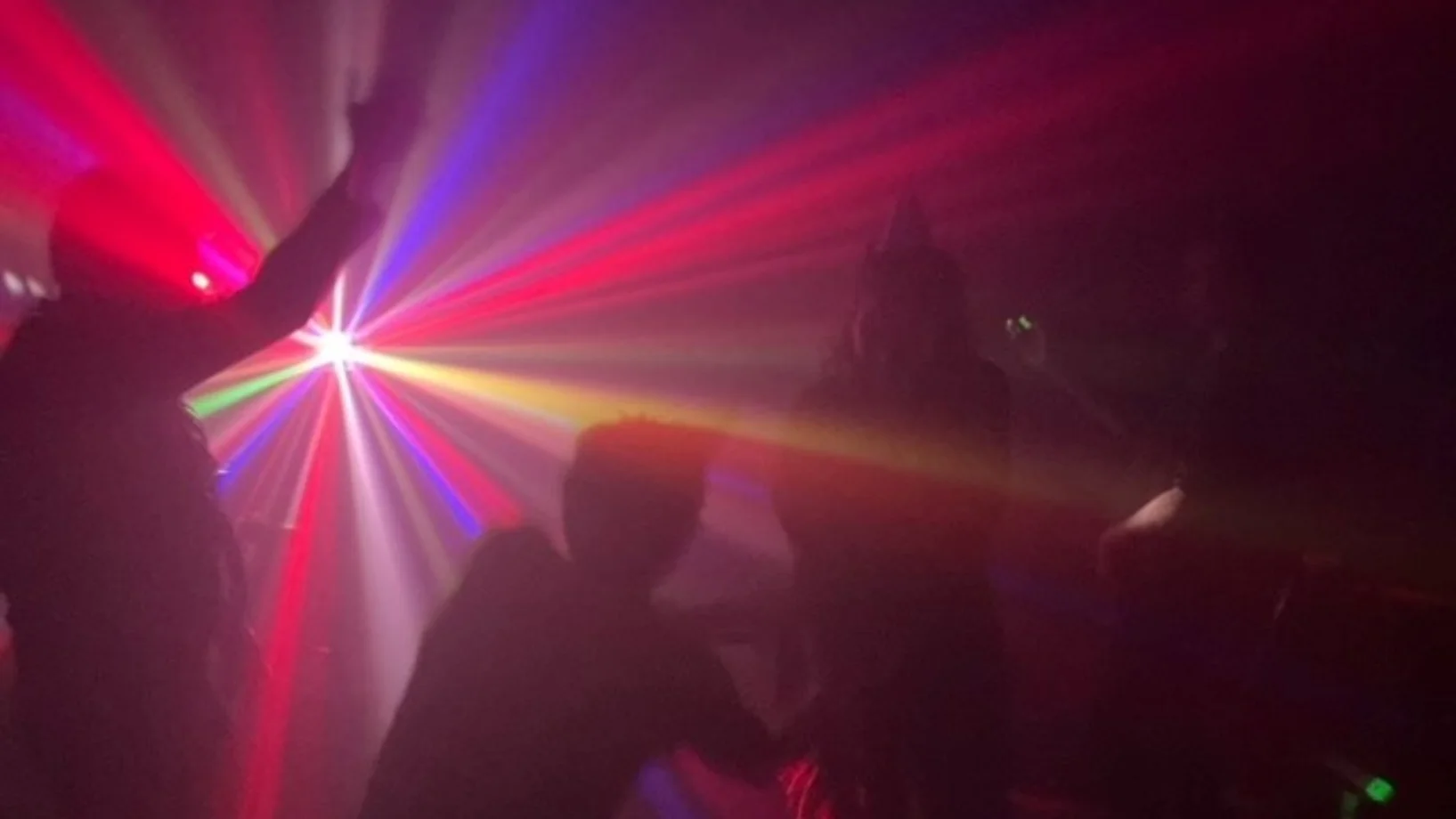 Discolicht mit Trockeneisnebel