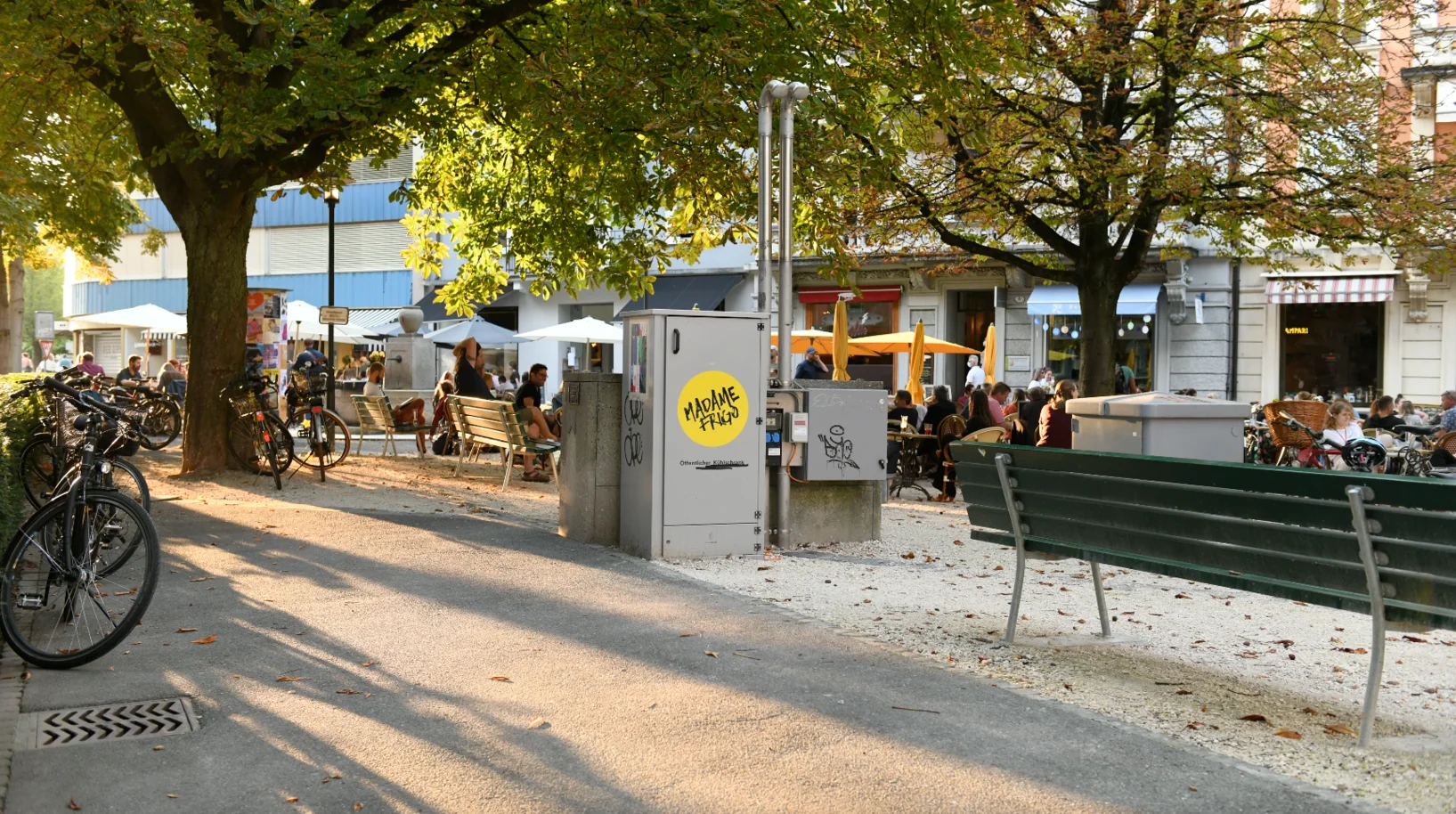 Öffentlicher Kühlschrank von Madame Frigo am Standort Helvetiaplatz Luzern